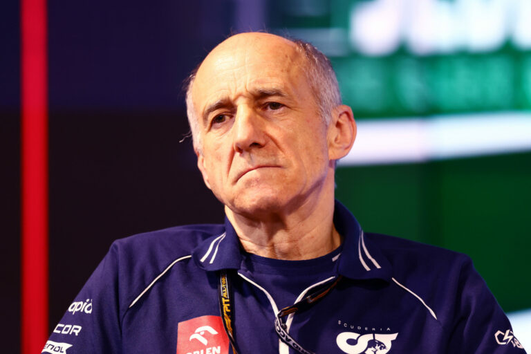 Kőkeményen beleszállt saját embereibe a Red Bull testvércsapatának főnöke