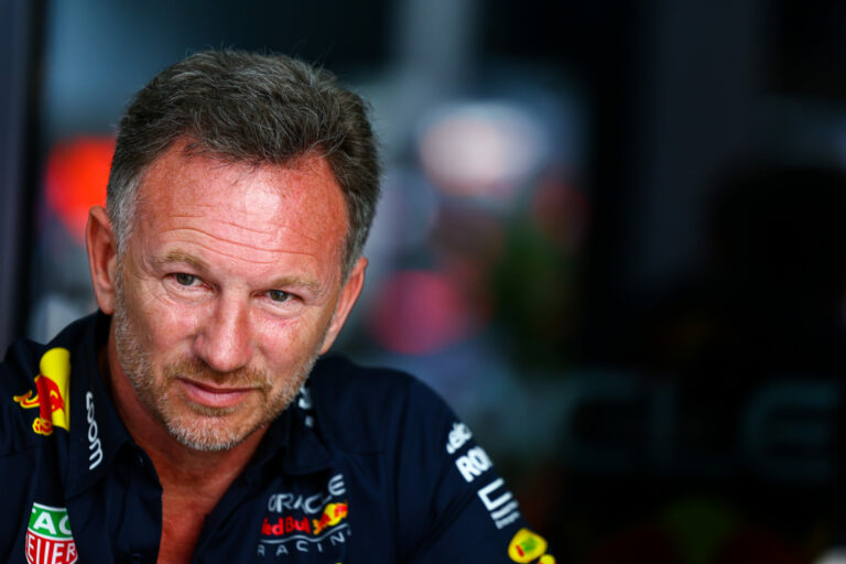 Most akkor mivel vádolják valójában Christian Hornert, a Red Bull csapatfőnökét?