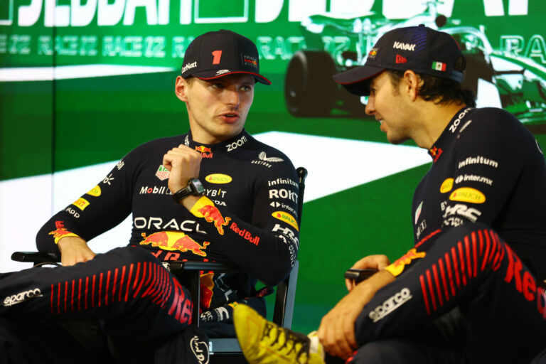 Közel 8 évvel fiatalabb nála, Verstappen mégis előbb vonul vissza csapattársánál?