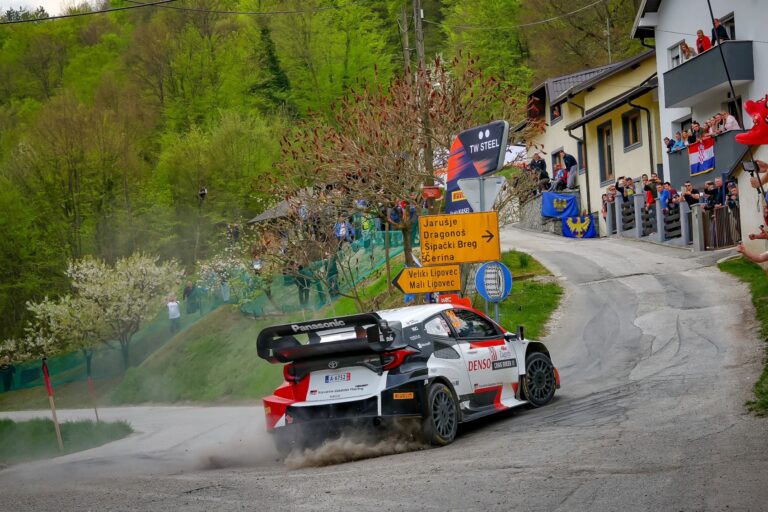 Horvát Rally: Evans magabiztos előnyben, Tanak autója meghibásodott