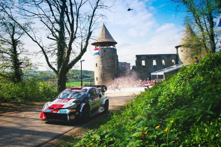 Ogier: Rovanpera gyorsabb volt nálunk