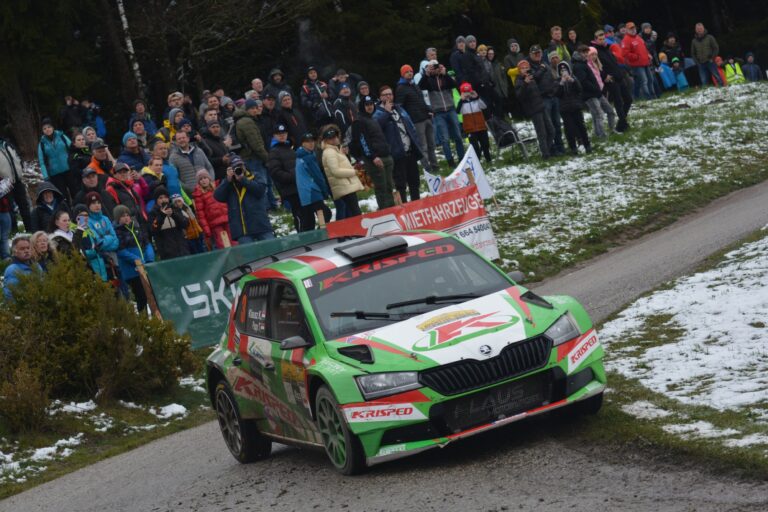 Klausz legjobb magyar versenyzőként negyedik és vezeti a Mitropa Kupát a Lavanttal Rallyn