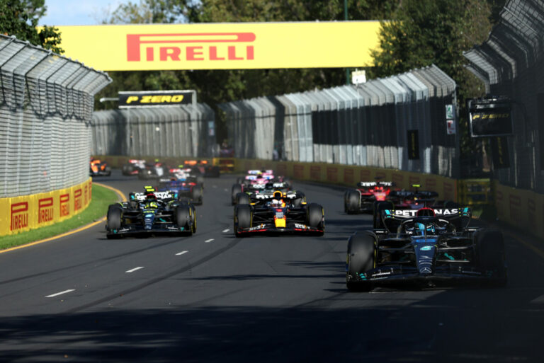 Hamilton szerint ő hagyott helyet, Verstappen viszont úgy véli, csak miatta nem ütköztek össze