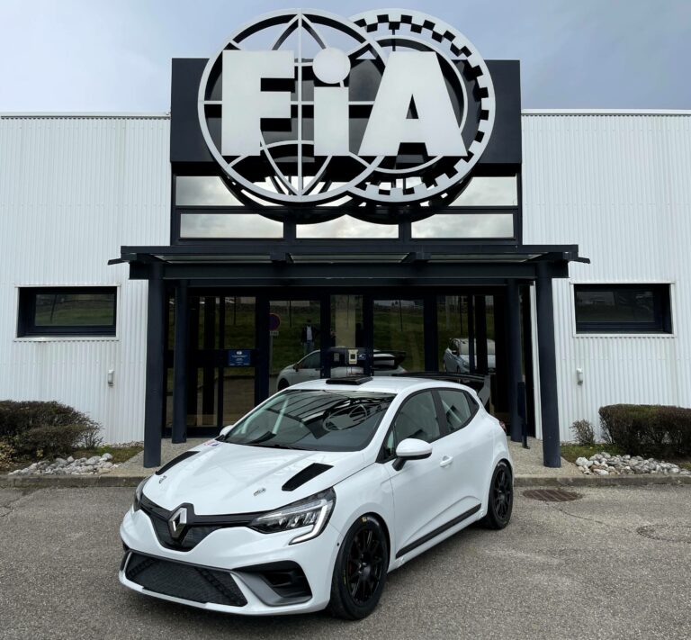 Elkészült a Rally 3-as Clio – megkapta a homologizációt