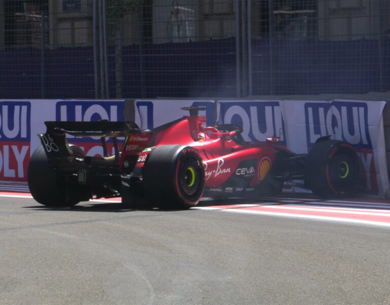Leclerc összetörte a Ferrarit, de így is megnyerte az F1 történelmi időmérőjét (videó)