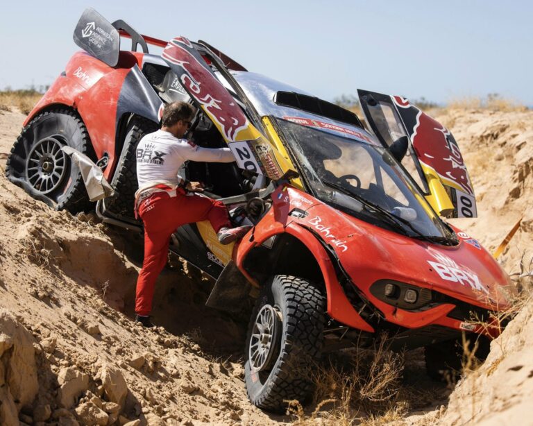 Loeb navigátora megsérült – Al-Attyiah felzárkózhat