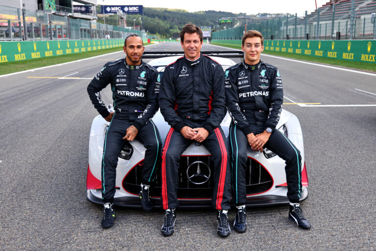 Világbajnok vagy volt Red Bull-pilóta is pótolhatja Hamiltont, de csak átmenetileg