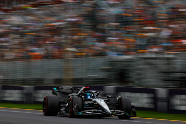 Nem áprilisi tréfa: a Mercedes az első sorban, betlizett az egyik Red Bull a melbourne-i időmérőn