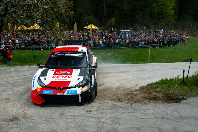 Ogier-t megbüntették