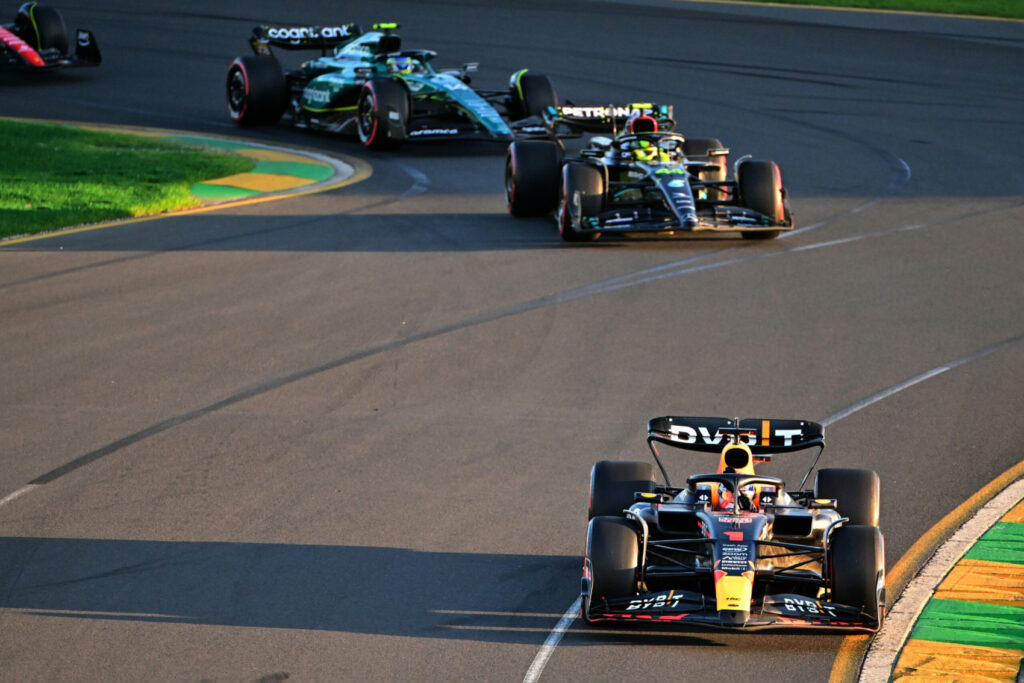 Max Verstappen, Red Bull Racing, Ausztrál Nagydíj, Lewis Hamilton, Mercedes, Fernando Alonso, Aston Martin