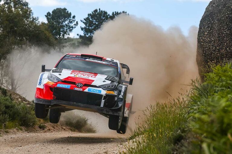 Halálra rémítette Häkkinent és Coulthardot a regnáló rallyvilágbajnok
