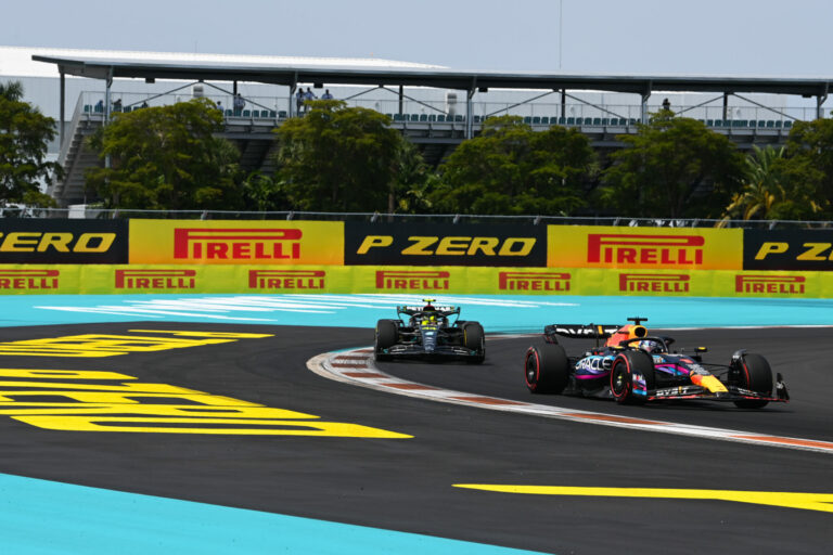 Elképesztő adatok – ezért „nem emberek” az F1-es pilóták