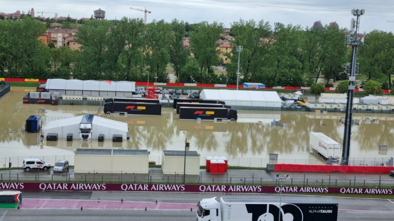 Víz alá került az imolai F1-es pálya egy része – törölhetik a versenyt? (képek)