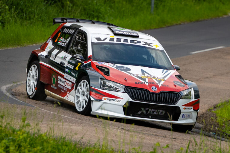 Vincze árkot járt, Turán és Velenczei defekt szombat délelőtt a Salgó Rallyn
