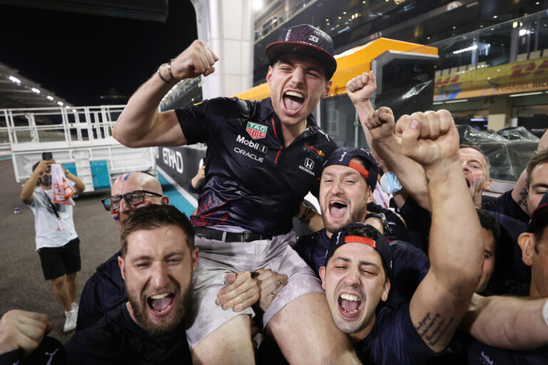 Végigsöpört a Covid a Red Bullon a Hamilton-Verstappen vb-döntő után