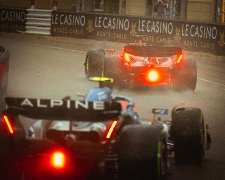 Sokkoló elbocsátások az F1-es csapatnál, a csapatfőnököt is kitették