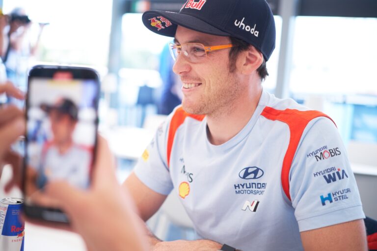 Neuville számára kulcsfontosságú a kenyai győzelem