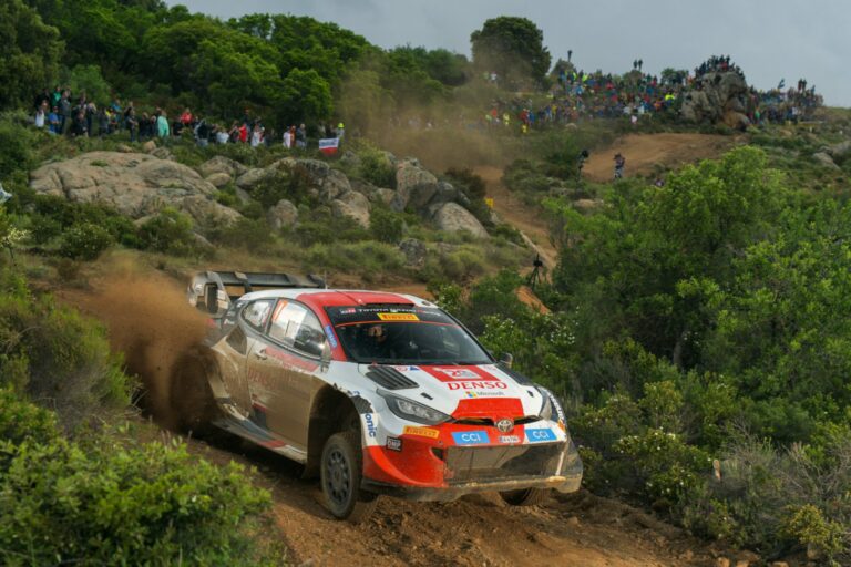 Ogier vezet, Lappi defekt, Tanak is kiesett Szardínián
