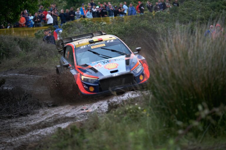 Neuville: Folyamatosan éreztük Craig támogatását