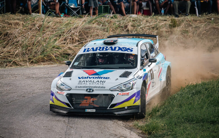 Paddon szoros csatában nyert Barbadoson