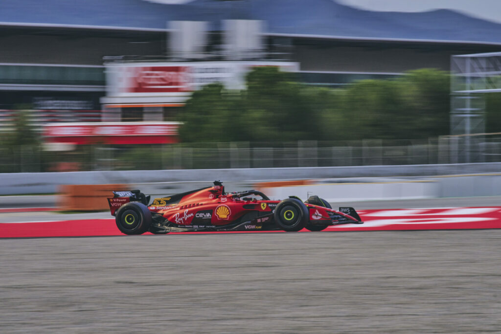 Carlos Sainz, Ferrari, Barcelona, teszt, Pirelli