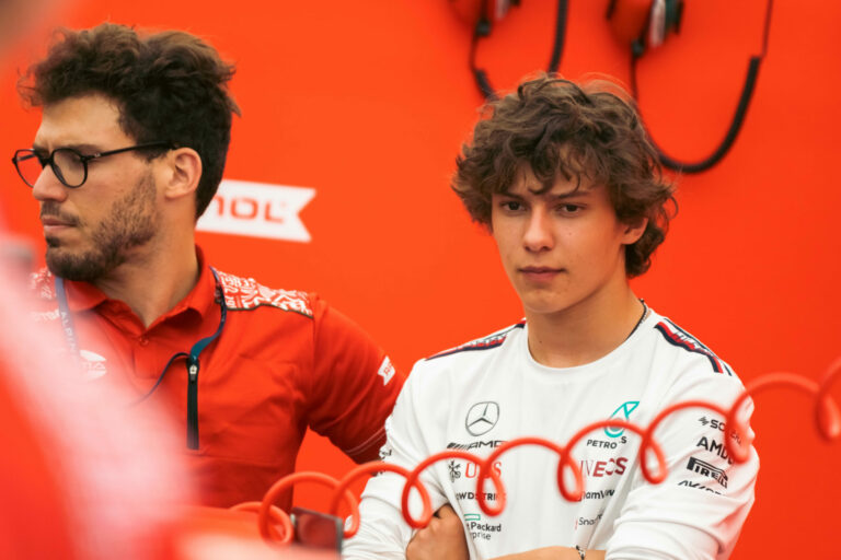 Na ez durva lenne: már az idei szezonban bemutatkozhat az F1-ben Hamilton lehetséges utódja