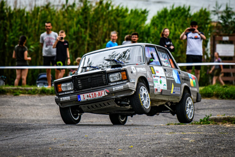 A múlt és a jelen legendás versenyautóitól volt hangos a Mecsek – Mecsek Rally 2023 mozi