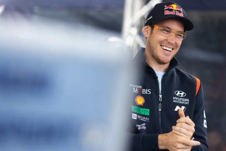Neuville idén sokat javult a gyors murvás futamokon