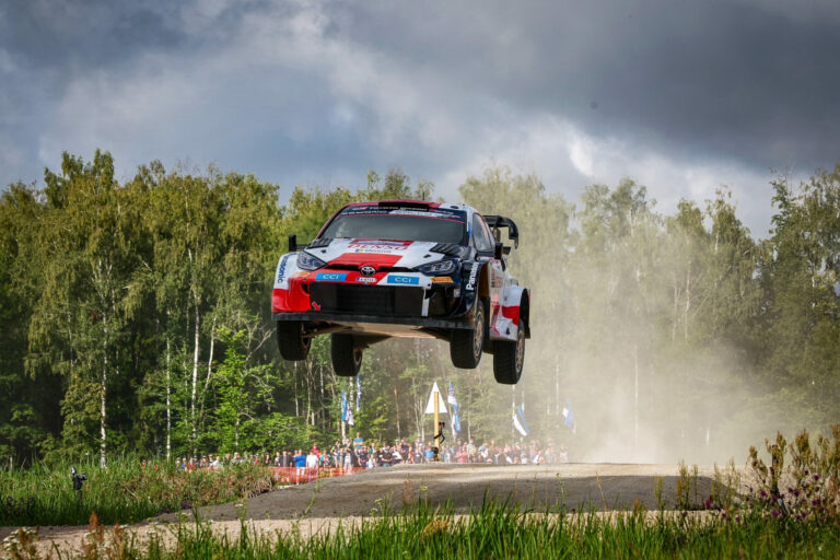 Rovanpera növelte előnyét, Tanak már a legjobb 10-ben az Észt Rallyn