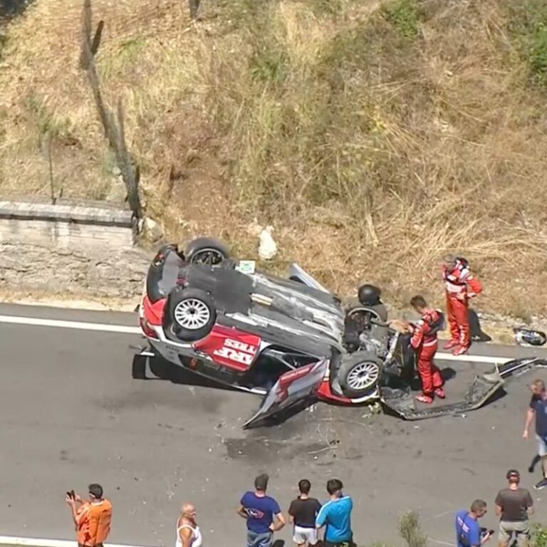 Videón Martins Sesks római balesete, mely a bajnoki címébe kerülhet