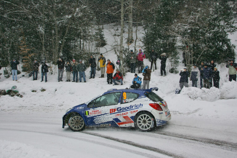 Másfél perc hátrányból másfél perc előny – Ogier bravúr a Montén 