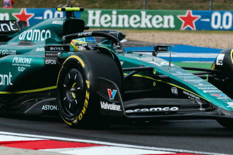 Tényleg az új gumik miatt nincs már sehol Alonso és az Aston Martin, vagy más áll a háttérben?