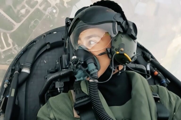 A hangsebesség kétszeresével száguldó vadászgépen repülhetett George Russell (videó)