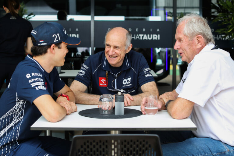 Újabb kegyetlen döntést hozott, most elmagyarázott egy furcsa részletet a Red Bull tanácsadója