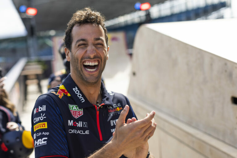 Ilyen volt a telefonhívás, ami újra megnyitotta Ricciardo előtt az F1 kapuját