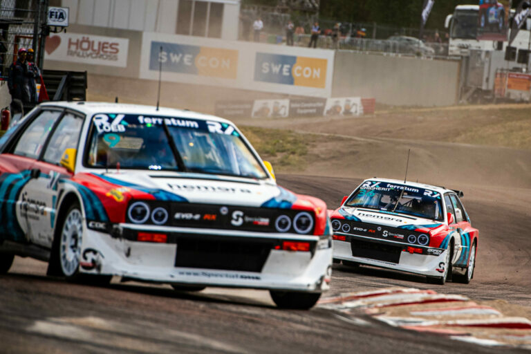 Porig égtek Loeb és Chicherit csapatának autói a Lydden Hill-i versenypályán