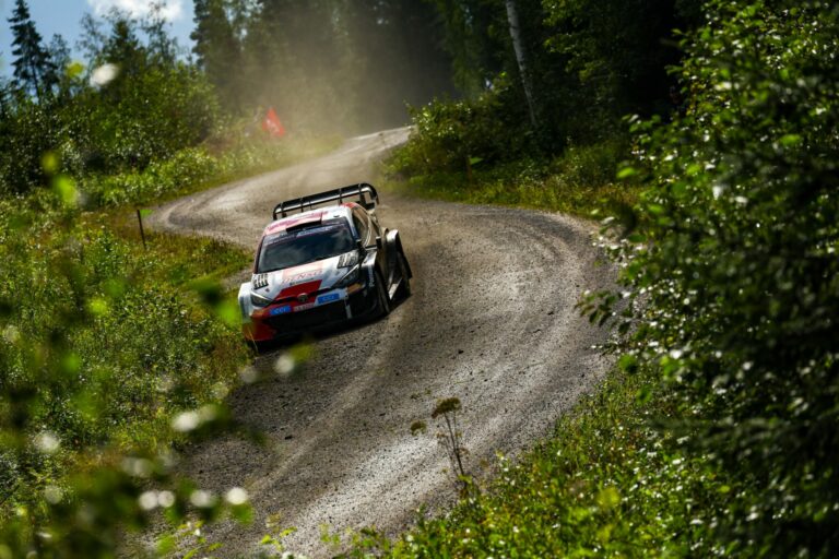 Finn Rally: Elfyn Evans dominált szombaton, csata a harmadik helyért