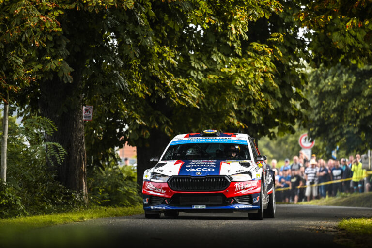Barum Rally: Cais vezet a nap felénél, de Csomós így is nagyon jól áll