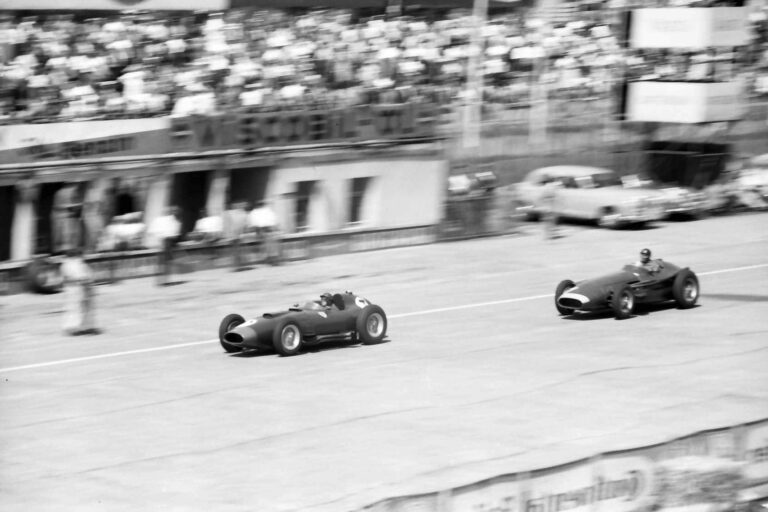 Fiatalságára hivatkozva mondott le a vb-címről, két év múlva meghalt az önzetlen F1-es pilóta