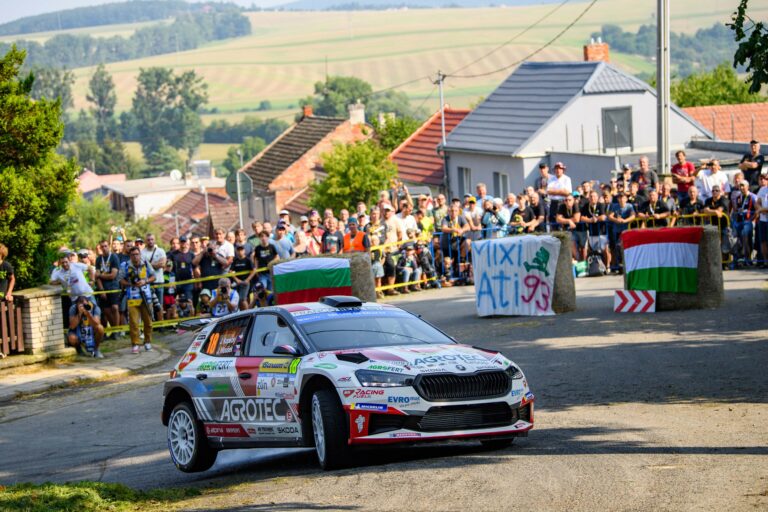 Barum Rally SS10: Kopecky vezet Csomós előtt, Paddon a pálya szélén lehet bajnok