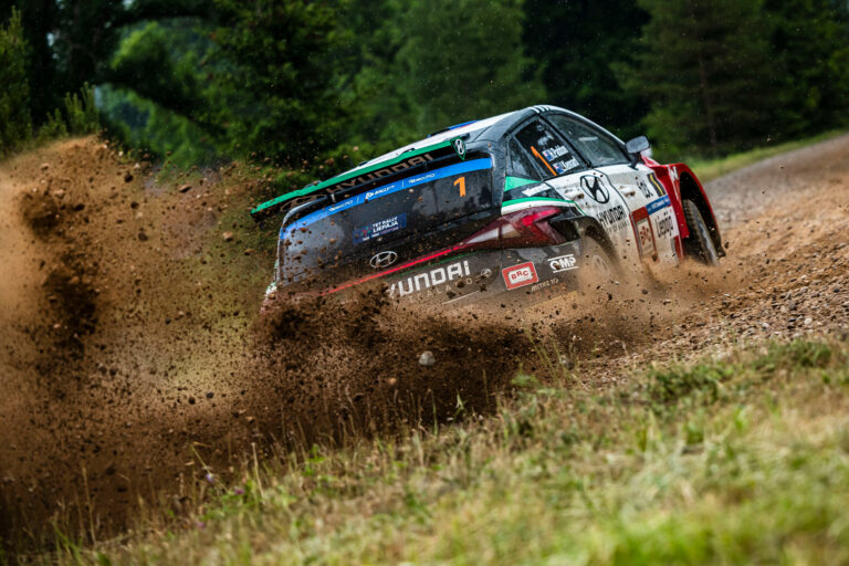 Sztárokkal teli, 57 fős mezőny áll rajthoz a Rally Hungary ERC-mezőnyében