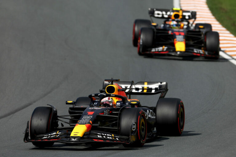Direkt szúrt ki Pérezzel a Red Bull Verstappen kedvéért? – a csapatfőnök megmagyarázta a döntést