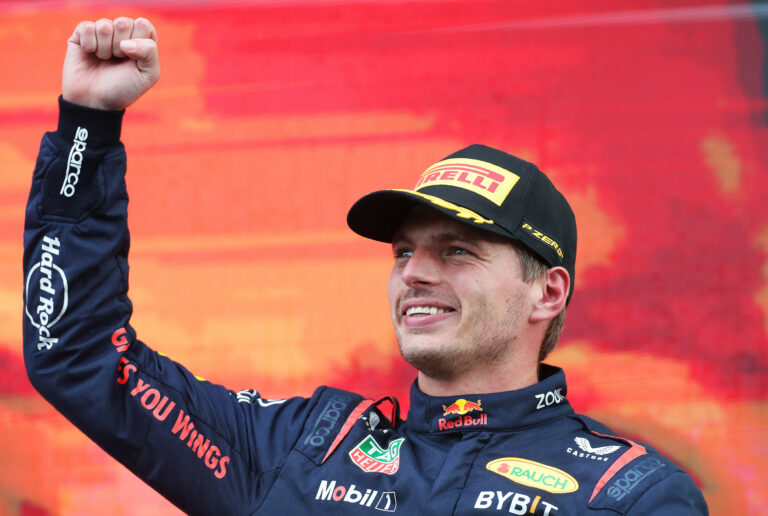 Halmozza a rekordokat az F1-ben, mégsem Verstappen a világ legjobb pályaversenyzője?