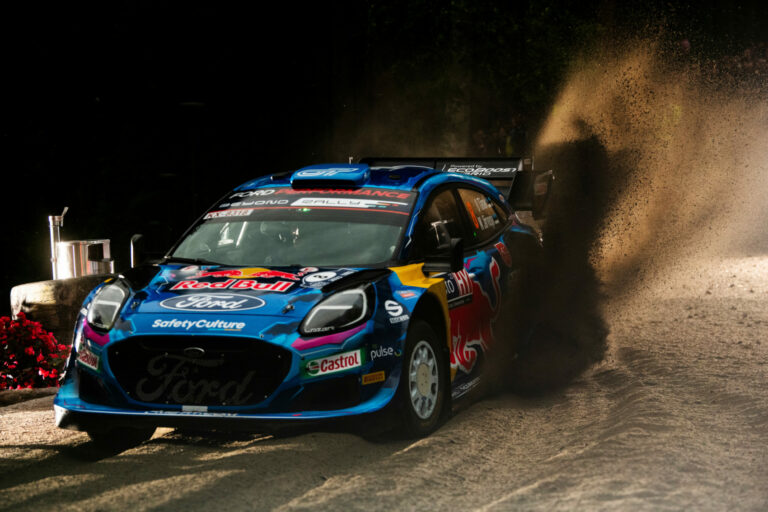 Őrült tempó és hatalmas dráma péntek reggel a Finn Rallyn!