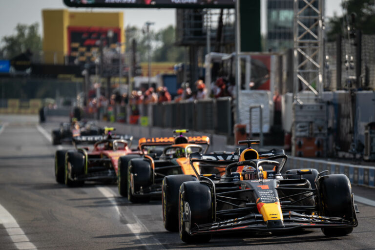 A Red Bull ajtaja nyitva áll az egyik legjobbnak tartott fiatal pilóta előtt?