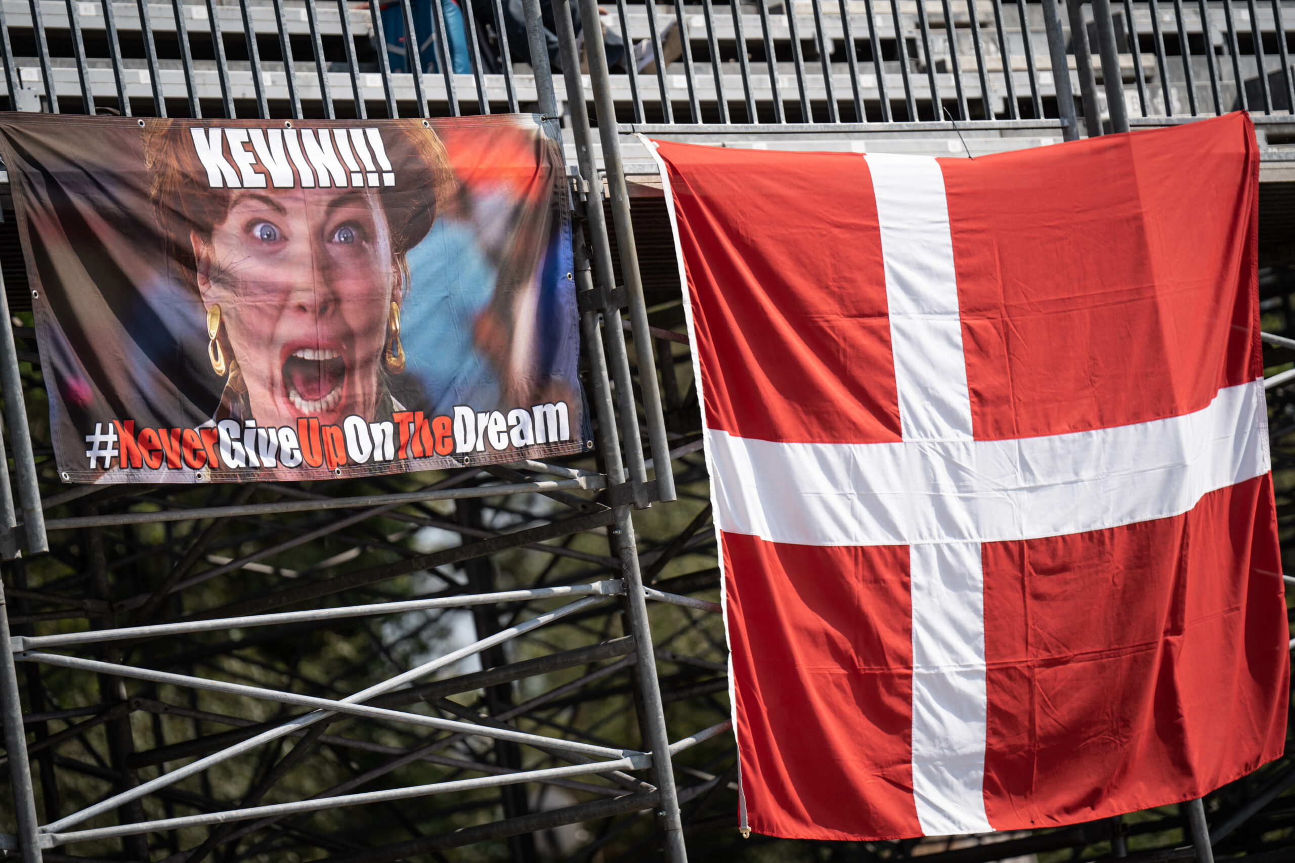 Kevin Magnussen, szurkoló, reszkessetek betörők, dán zászló, Olasz Nagydíj