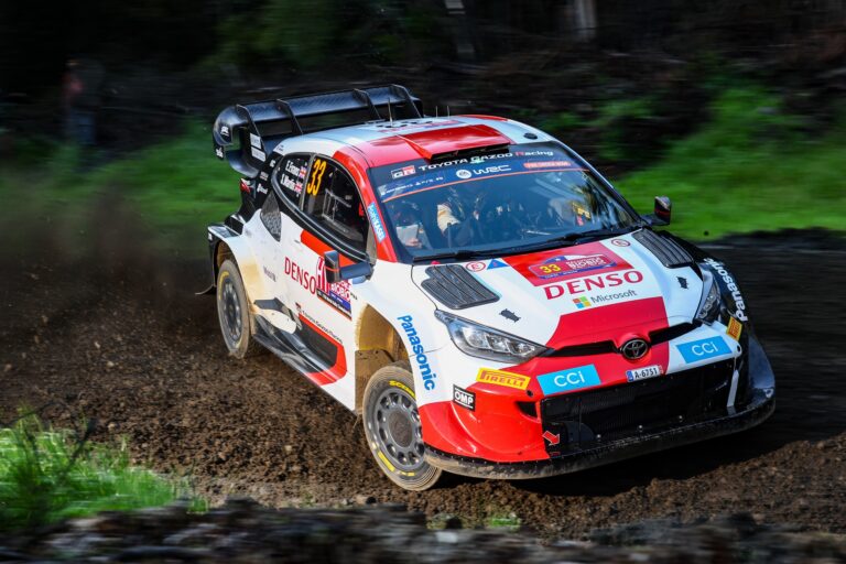Chile Rally SS3: Evans vette át a vezetést, Loubet is hatalmasat esett