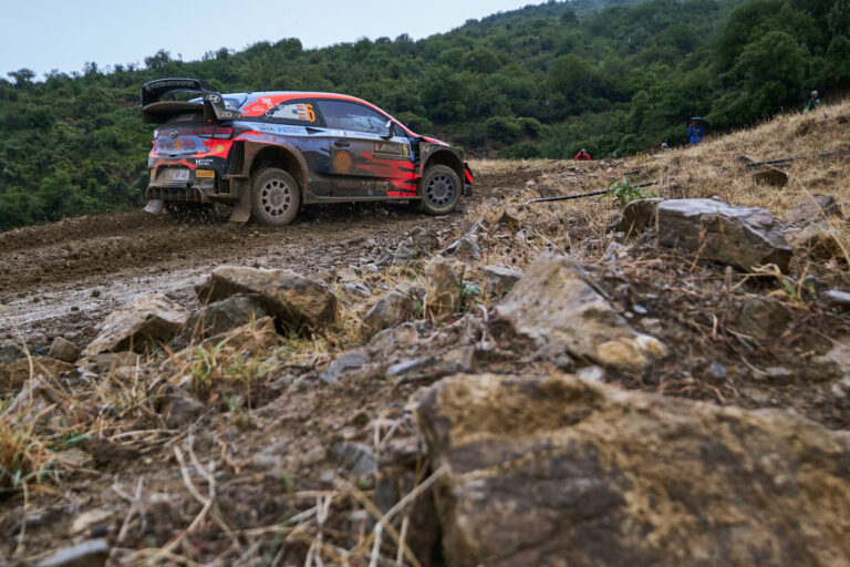 Már szakasztörlés sem kizárt az Akropolisz Rallyn a hatalmas mennyiségű csapadék miatt