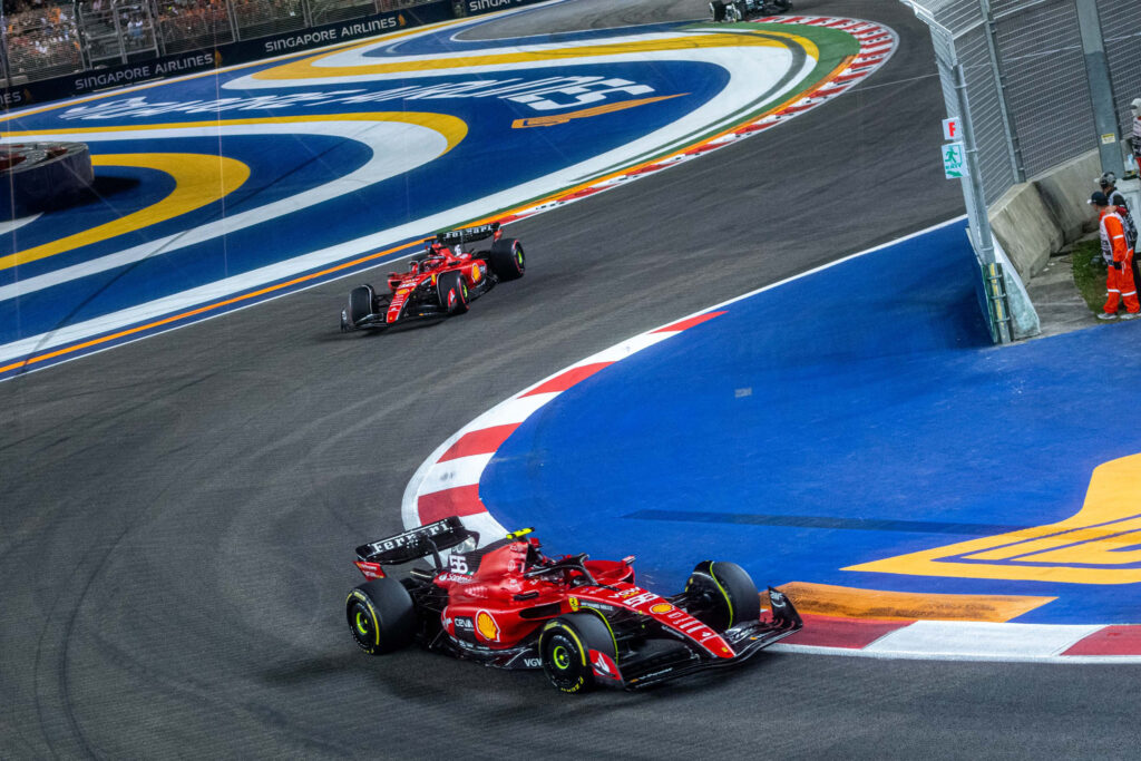 Carlos Sainz, Charles Leclerc, Ferrari, Szingapúri Nagydíj