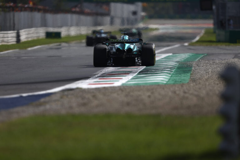 Hiába a tulajdonos fia, Alonso csapattársát le kell váltani, ha nem javul?